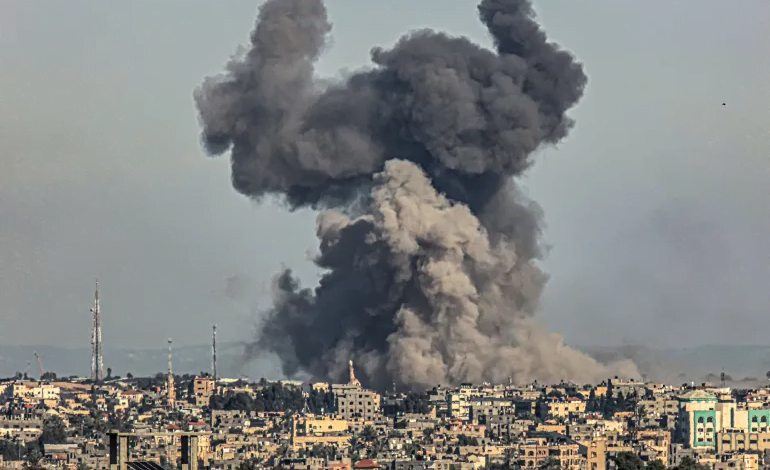 الاحتلال يواصل قصف غزة ويرتكب مزيدا من المجازر ويستعد لاجتياح رفح