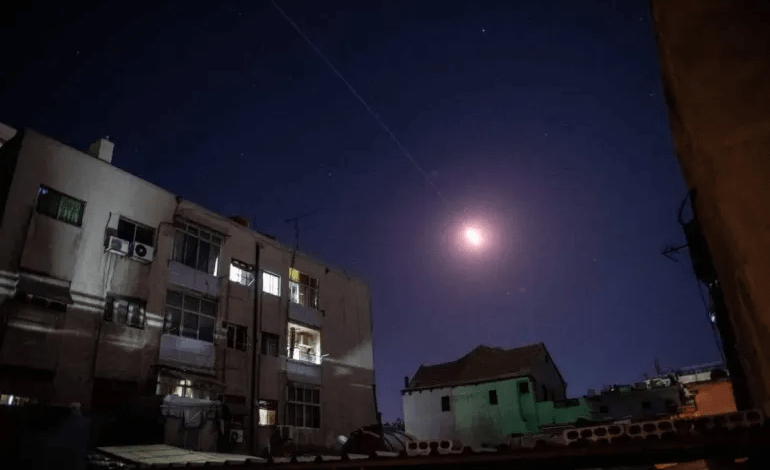 عشرات القتلى في ضربات إسرائيلية على حلب بسوريا