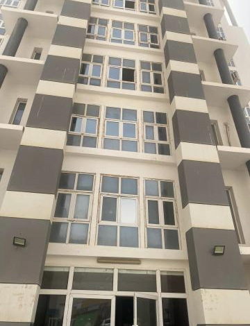 نائب برلماني يدعو لإغلاق مبنى وزارة الإسكان بسبب مخاطر انهياره