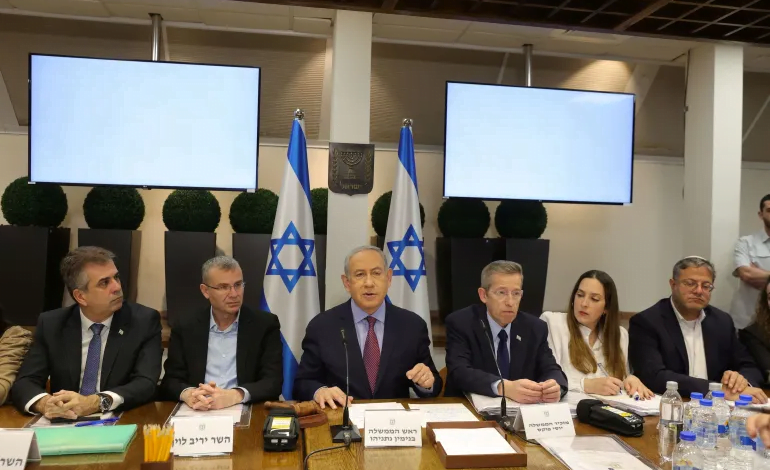 معاريف: ما يروجه الموساد بشأن موقف حماس من الصفقة غير صحيح