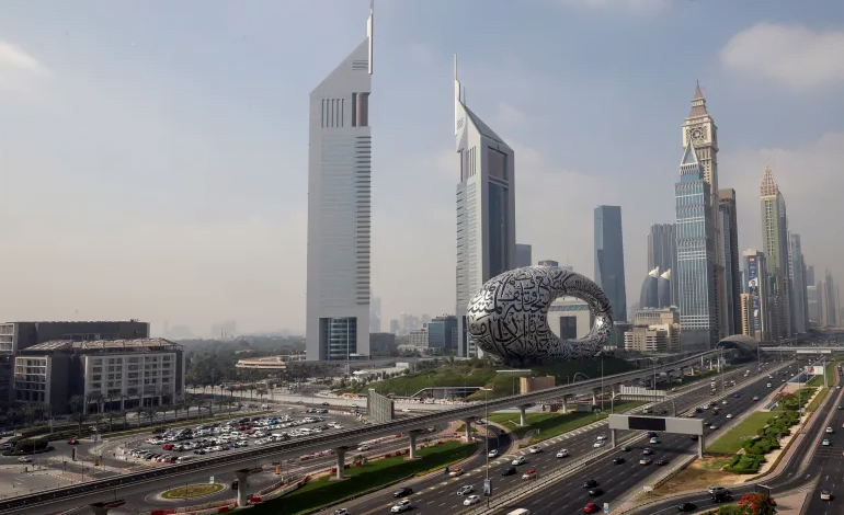 دبي القابضة تجمع شركتي نخيل وميدان تحت ذراعها