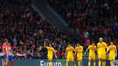 برشلونة يهزم أتلتيكو ويتمسك بأمل منافسة ريال مدريد على لقب الدوري الإسباني
