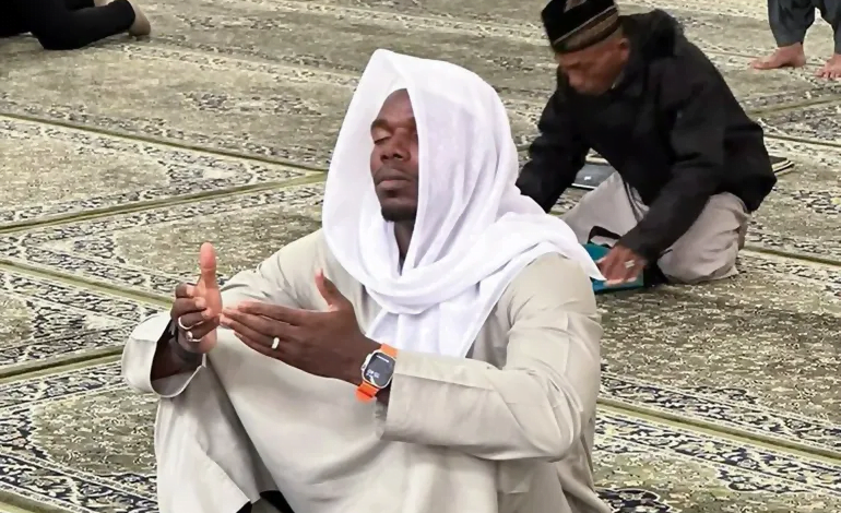 بسبب منشوراته الرمضانية بوغبا يحظى بدعم الملايين بعد الإيقاف الطويل