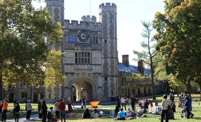 خبير تكنولوجيا تعليم: شات جي بي تي ليست أفضل منصة ذكاء اصطناعي لطلبة الجامعة