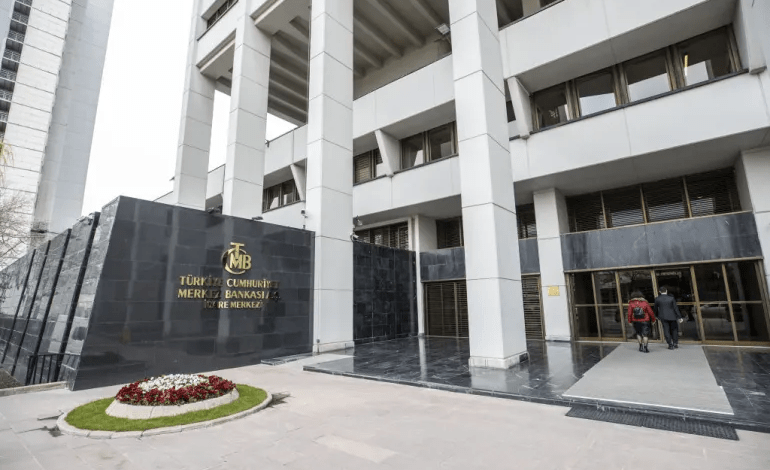 البنك المركزي التركي يرفع بشكل مفاجئ الفائدة إلى 50%