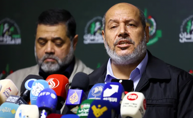 حماس تبحث الرد على مقترح لوقف إطلاق النار ووفدها يغادر القاهرة