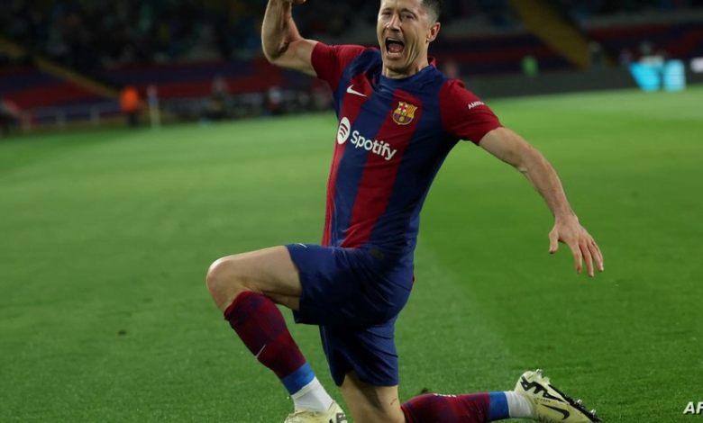 ليفاندوفسكي يقود برشلونة لاستعادة الانتصارات والمركز الثاني بالدوري الإسباني