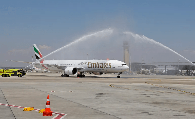 تعطل شركات طيران بالمنطقة وإلغاء الرحلات بمطارات إيرانية