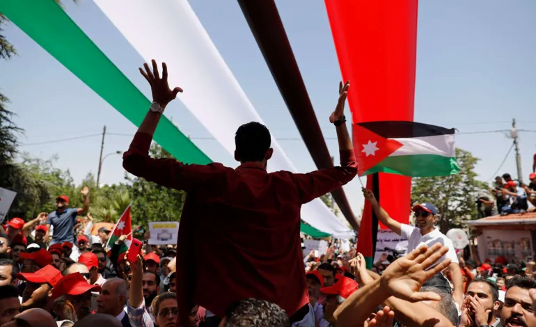 جدل متزايد في الأردن بعد عفو عام شمل إصدار شيكات بدون رصيد