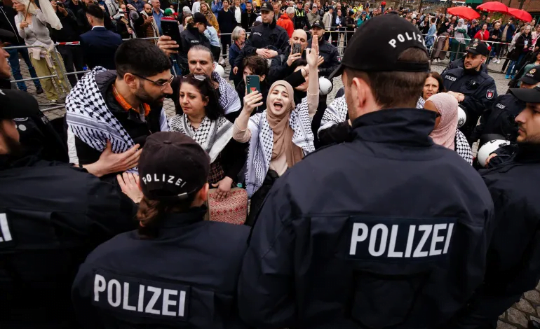 ألمانيا: المسلمون تحت المجهر واختلاط الجنسين شرط لمظاهراتهم