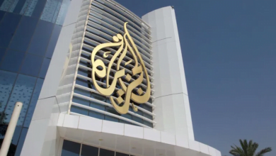 وزير الدفاع الإسرائيلي يأمر بوقف بث قناة الجزيرة في الضفة الغربية