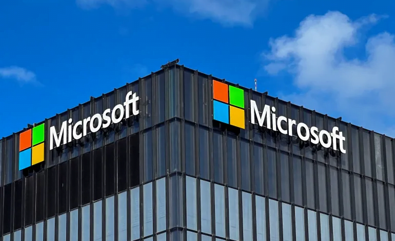 المفوضية الأوروبية تهدد مايكروسوفت بعقوبات على خلفية التضليل المرتبط بالذكاء الاصطناعي