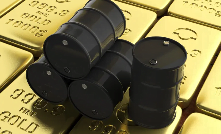 النفط يرتفع مدعوما بالتوقعات والذهب يعزز بتراجع عائد السندات الأميركية