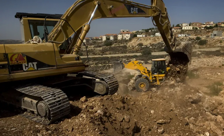 إسرائيل تستخدم معداتها في انتهاكات بفلسطين.. صندوق نرويجي يبيع حصته بشركة كاتربيلر