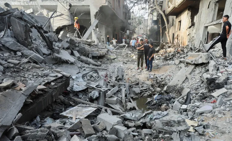 بعد يوم من مجزرة النصيرات الاحتلال يقصف البريج ورفح