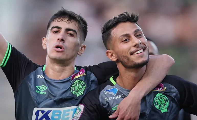 الرجاء البيضاوي يتوج بلقب الدوري المغربي للمرة الـ13 في تاريخه