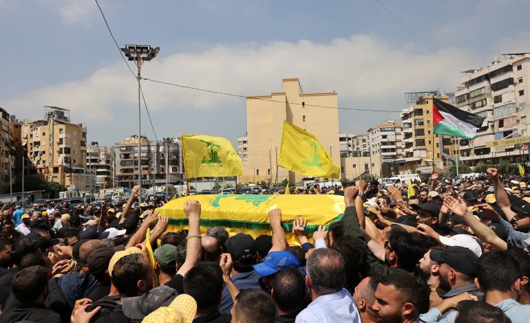 إسرائيل تغتال قياديا بحزب الله وماكرون يدعو نتنياهو لمنع اشتعال الوضع