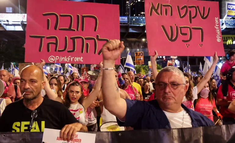 إسرائيل تتحدث عن تقدم بصفقة التبادل وأهالي الأسرى يصعّدون