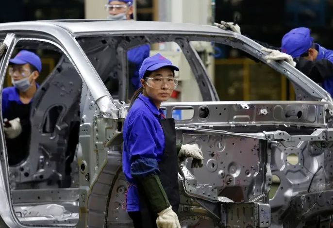 الاتحاد الأوروبي يفرض 38% رسوما جمركية على السيارات الكهربائية الصينية